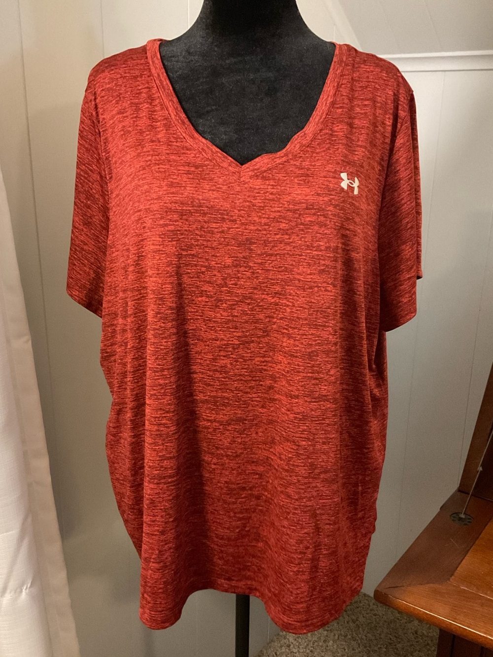 Under Armour Loose Fit Tech Twist Heatgear Women’s Short-Sleeve Top
